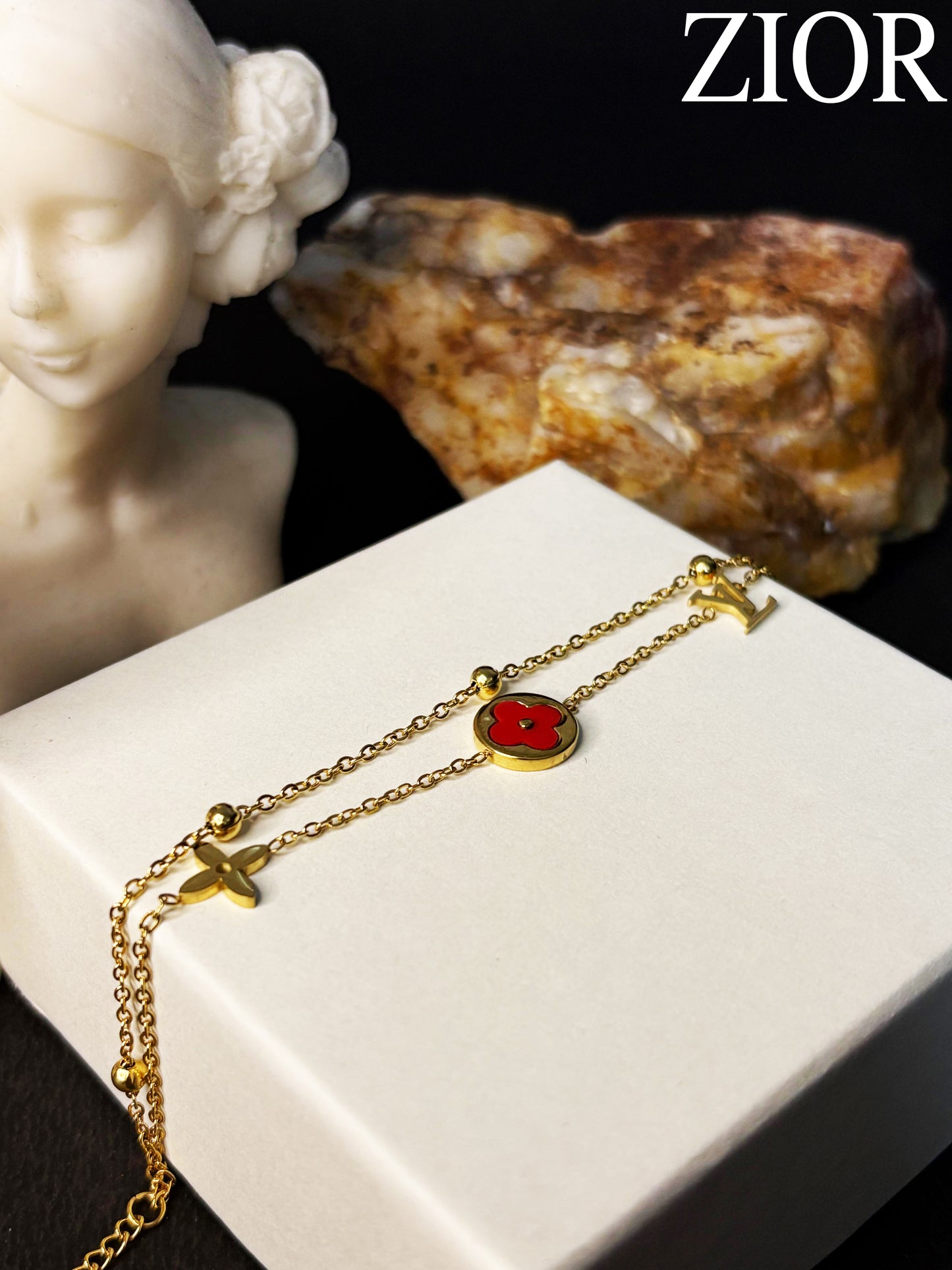 ZIOR Women's Delicate Gold-Plated LV Chain Bracelet