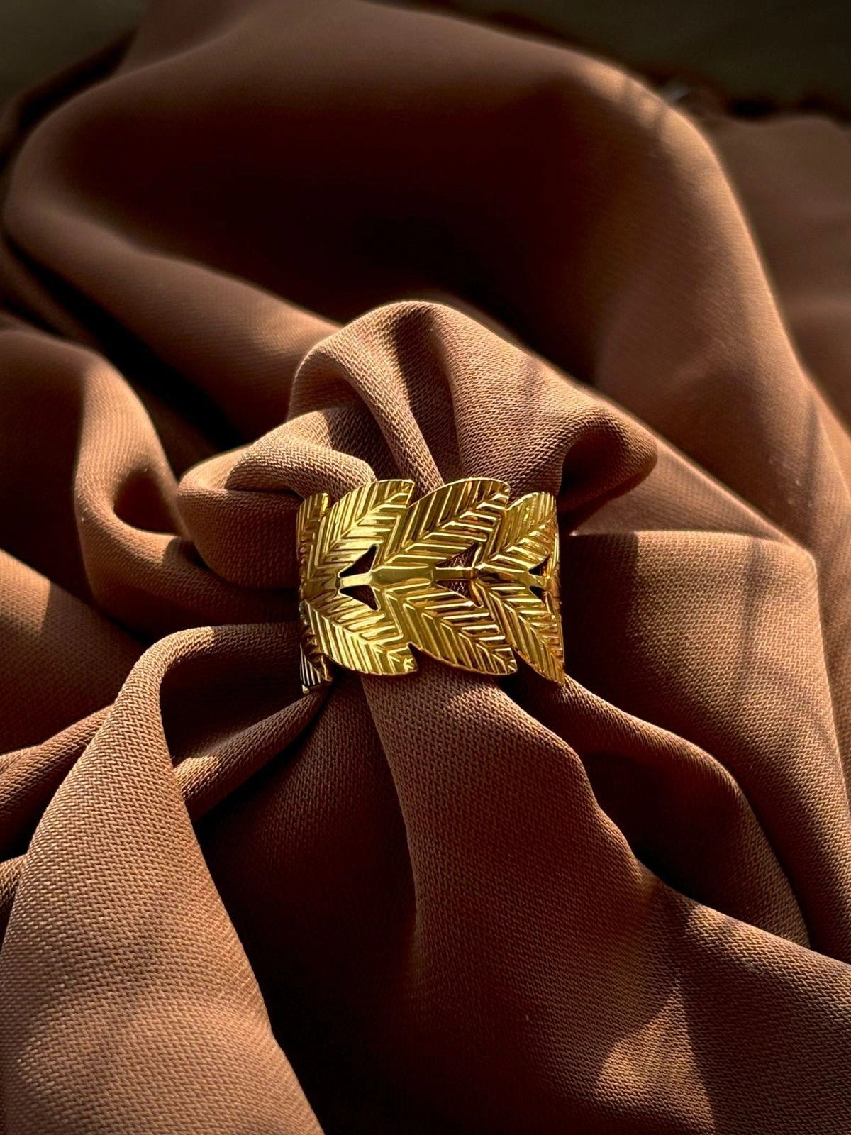 LINKED LUXE