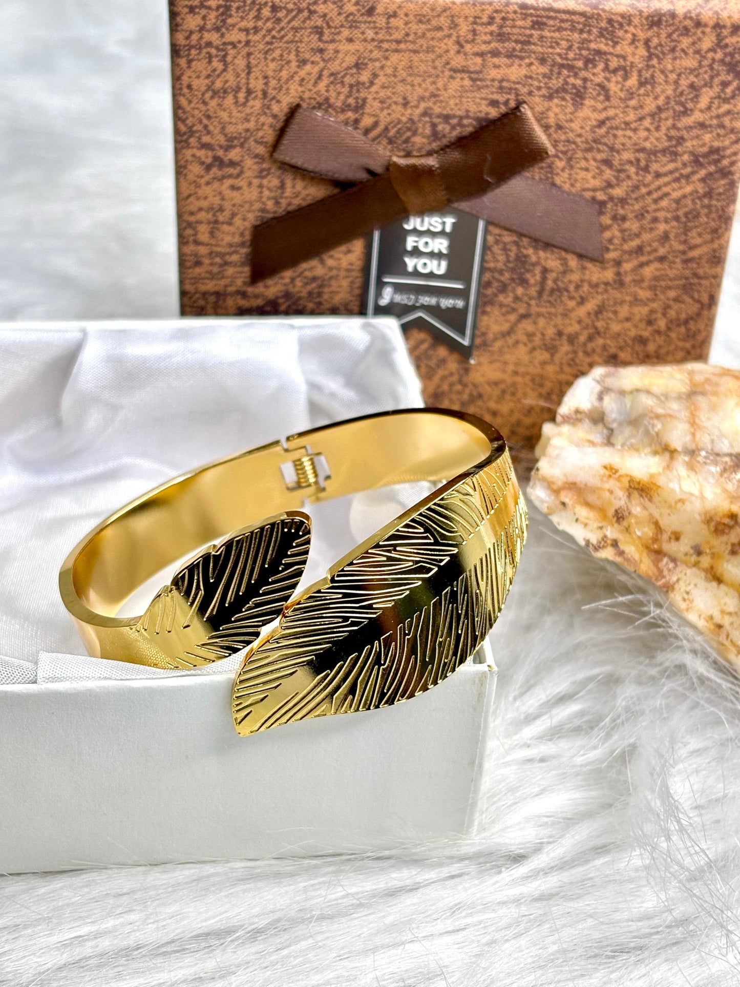 Women’s Gold-Plated Anti-Tarnish Leaf Design Bangles | Stylish Open Cuff Bracelet in Korean Jewellery Style | Elegant Women Jewellery | Trendy Anti-Tarnish Bracelet & Bangle | Statement Women Necklace Look