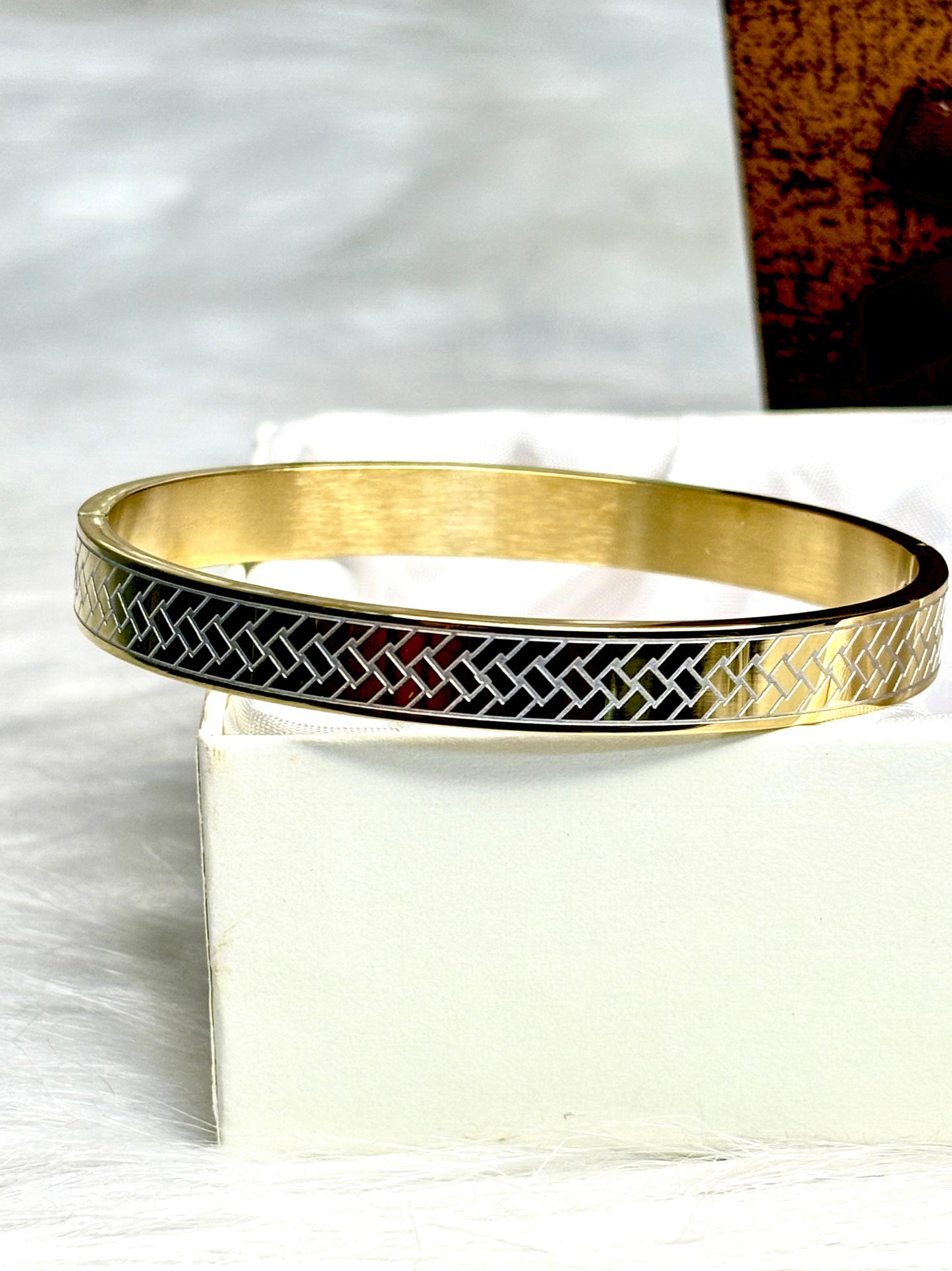Durable Anti-Tarnish Gold Plated Modern Pattern Bangle | Korean Inspired Unisex Couple Bracelet