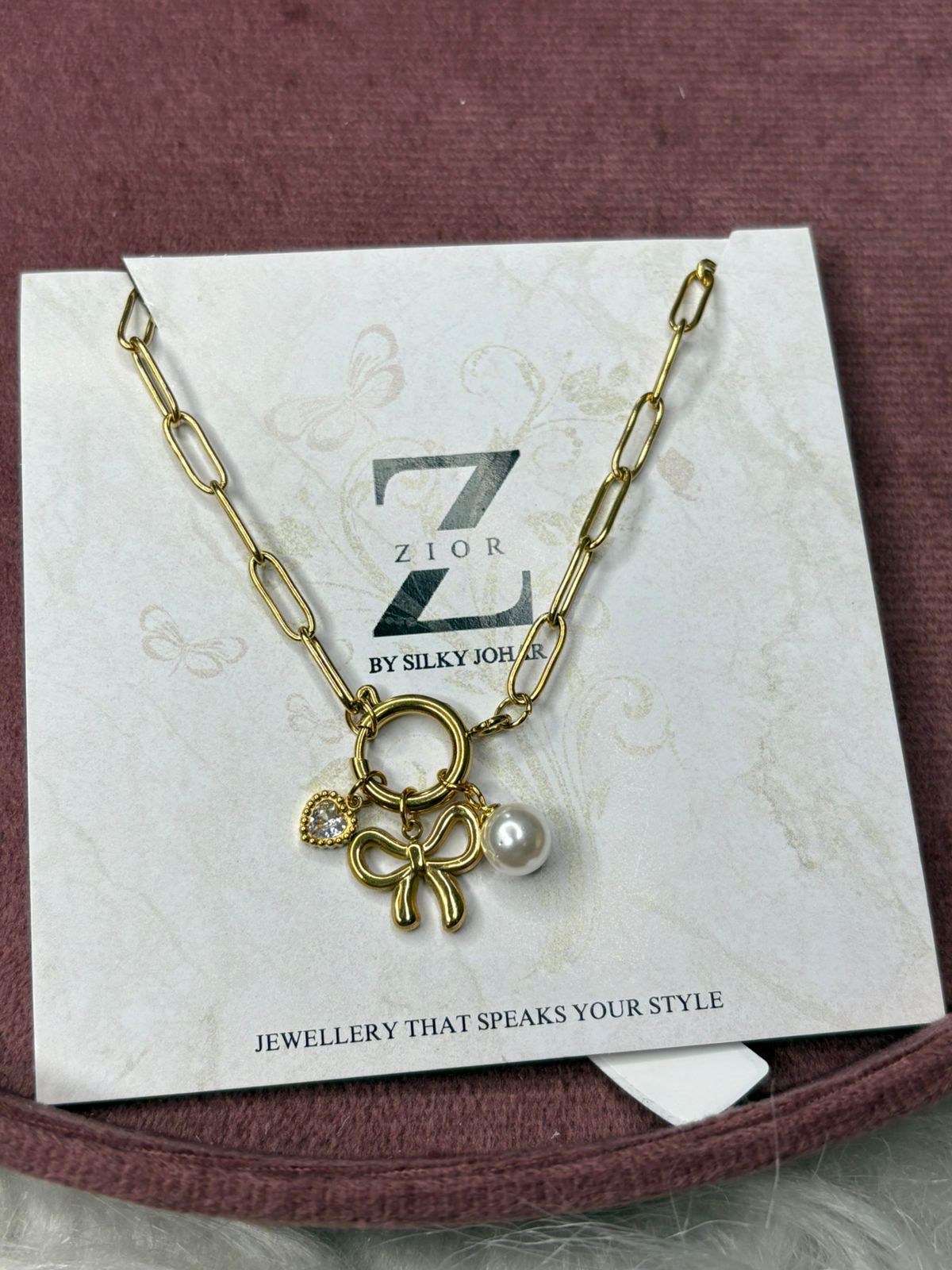 Bow Pendal with Link Chain Necklace