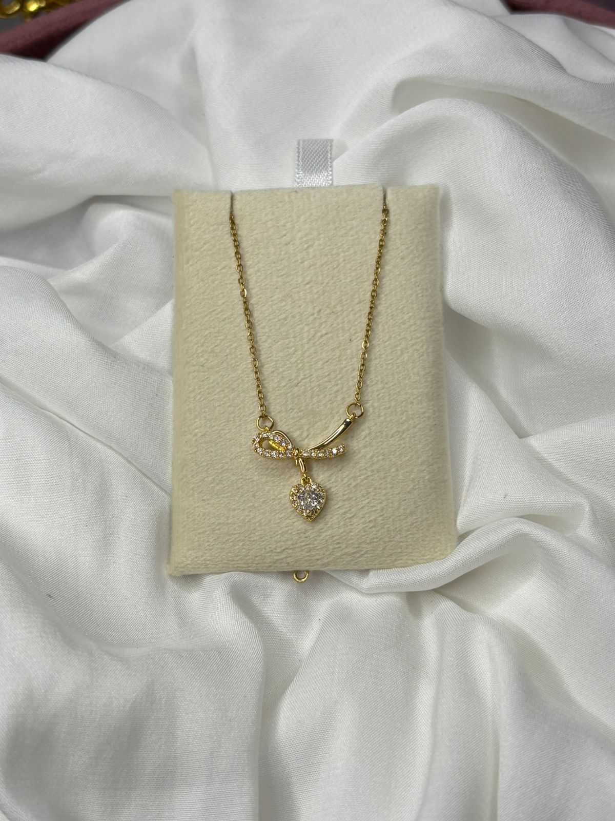 ZIOR Diamond Style mini Heart necklace chain