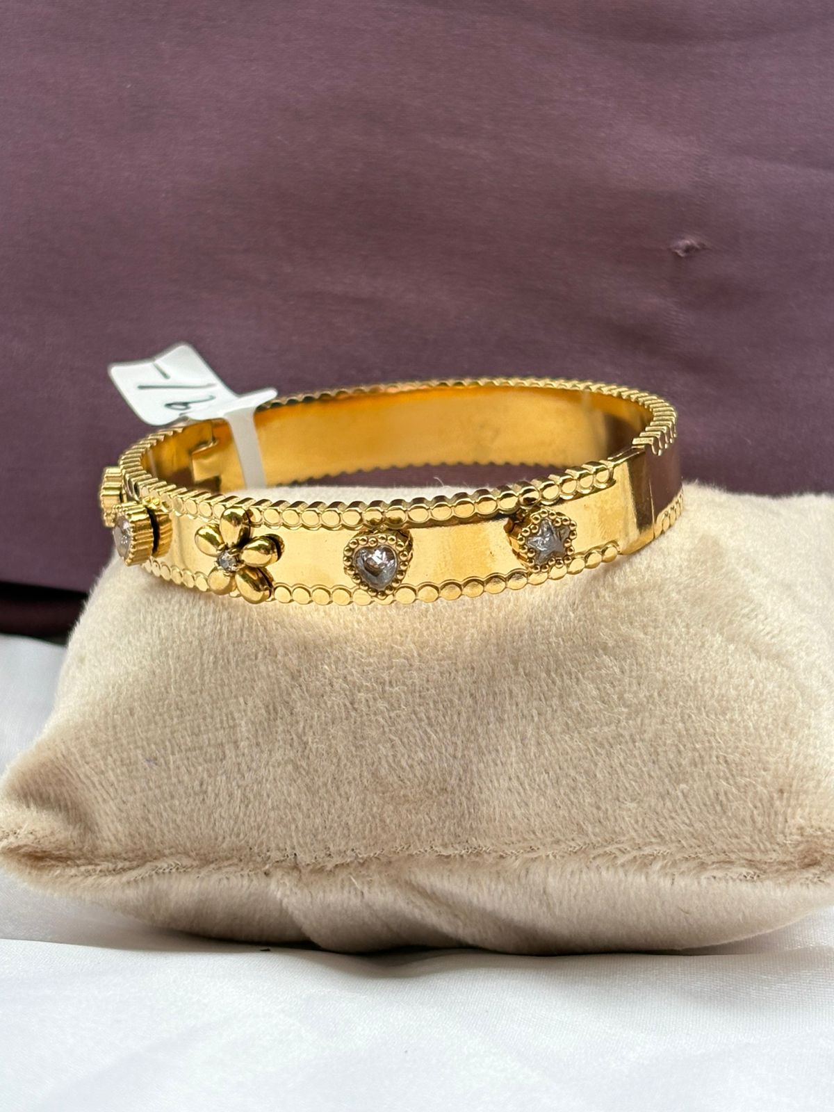 Luxury Gold Floral Motif Bracelet