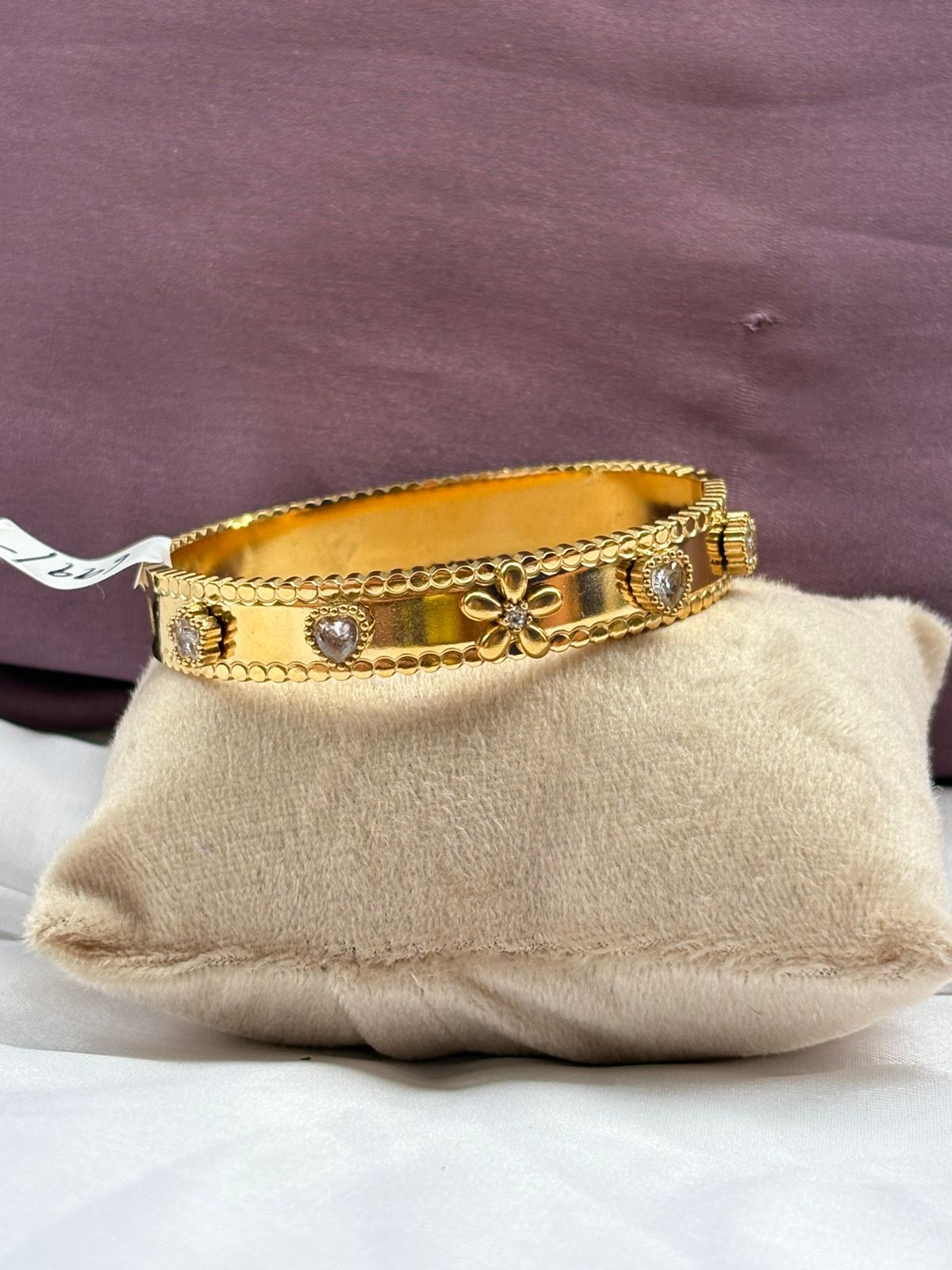 Luxury Gold Floral Motif Bracelet