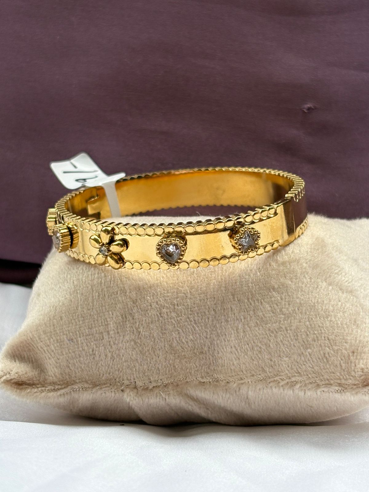 Luxury Gold Floral Motif Bracelet