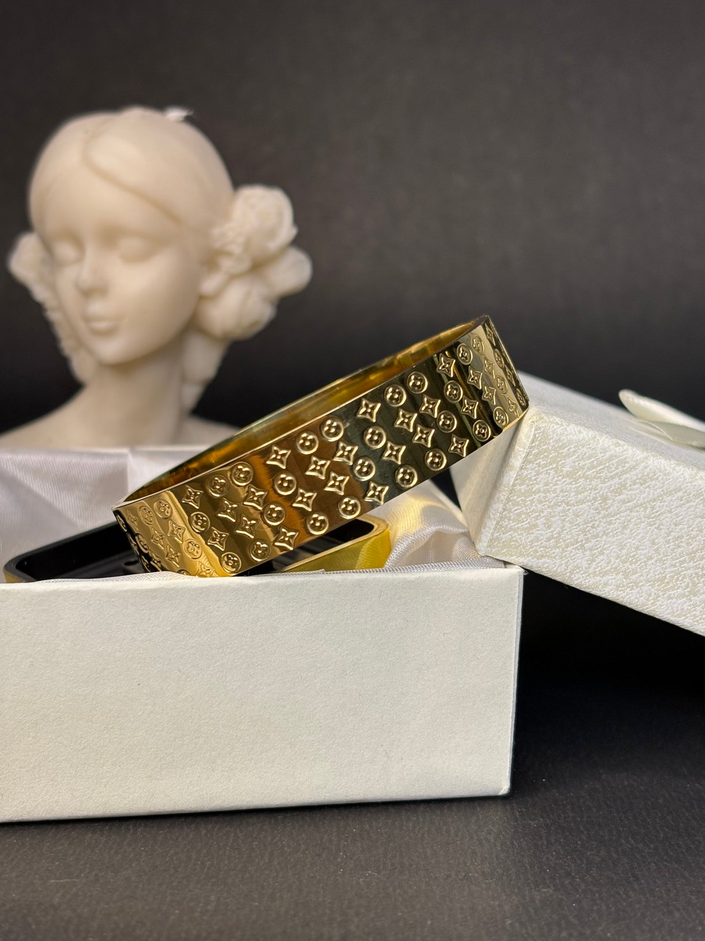 ZIOR Women's Gold-Plated Designer Bangle Bracelet Elegant Engraved Pattern