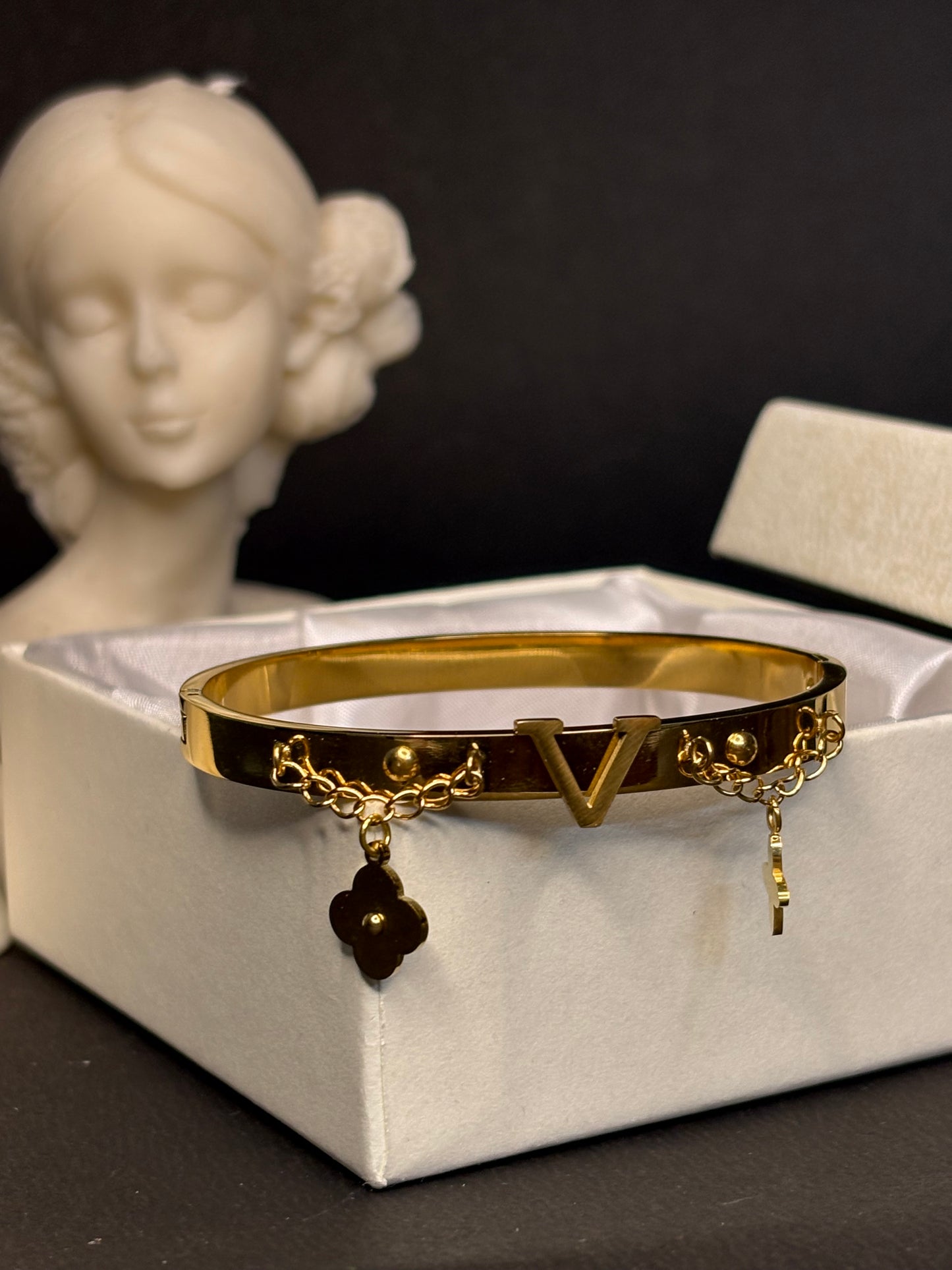 ZIOR Women's Gold-Plated V Charm Bracelet