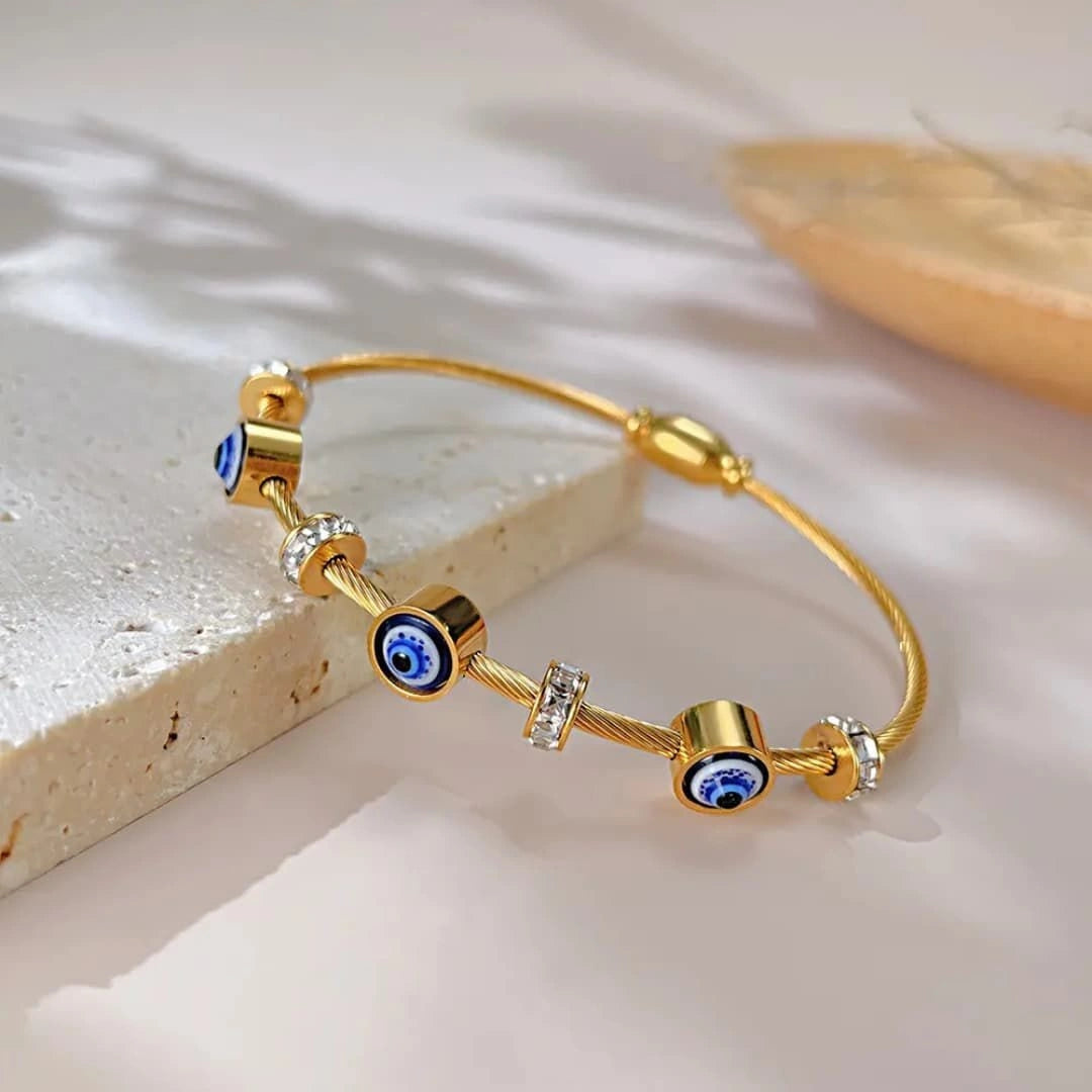 LUCKY EYE WIRE BRACELET