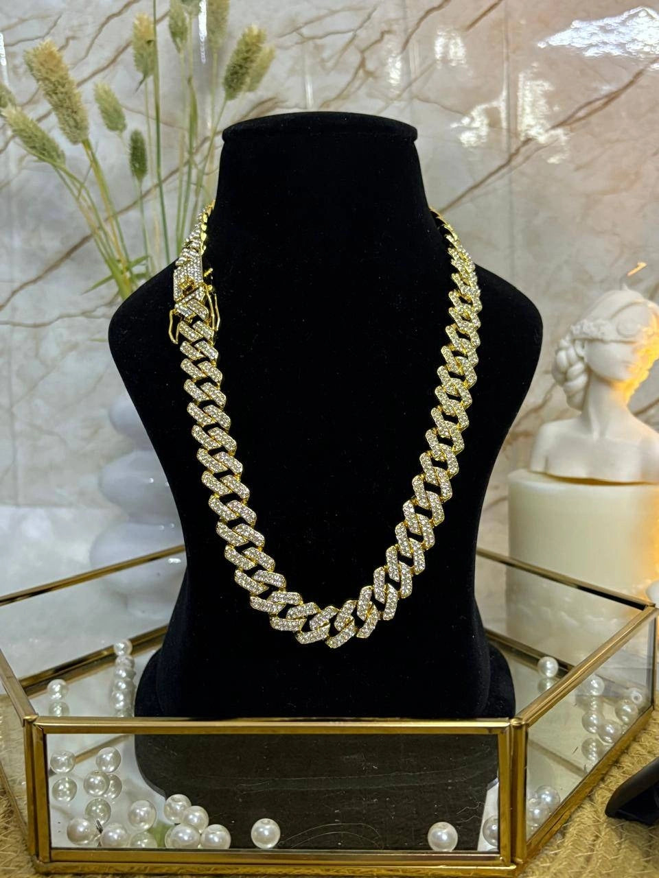 MEN ICED-OUT CUBAN GOLD CHAIN