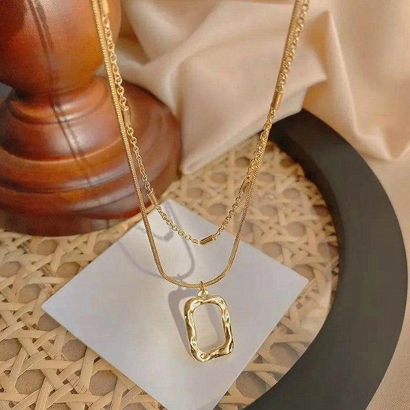 GOLDEN FRAME NECKLACE