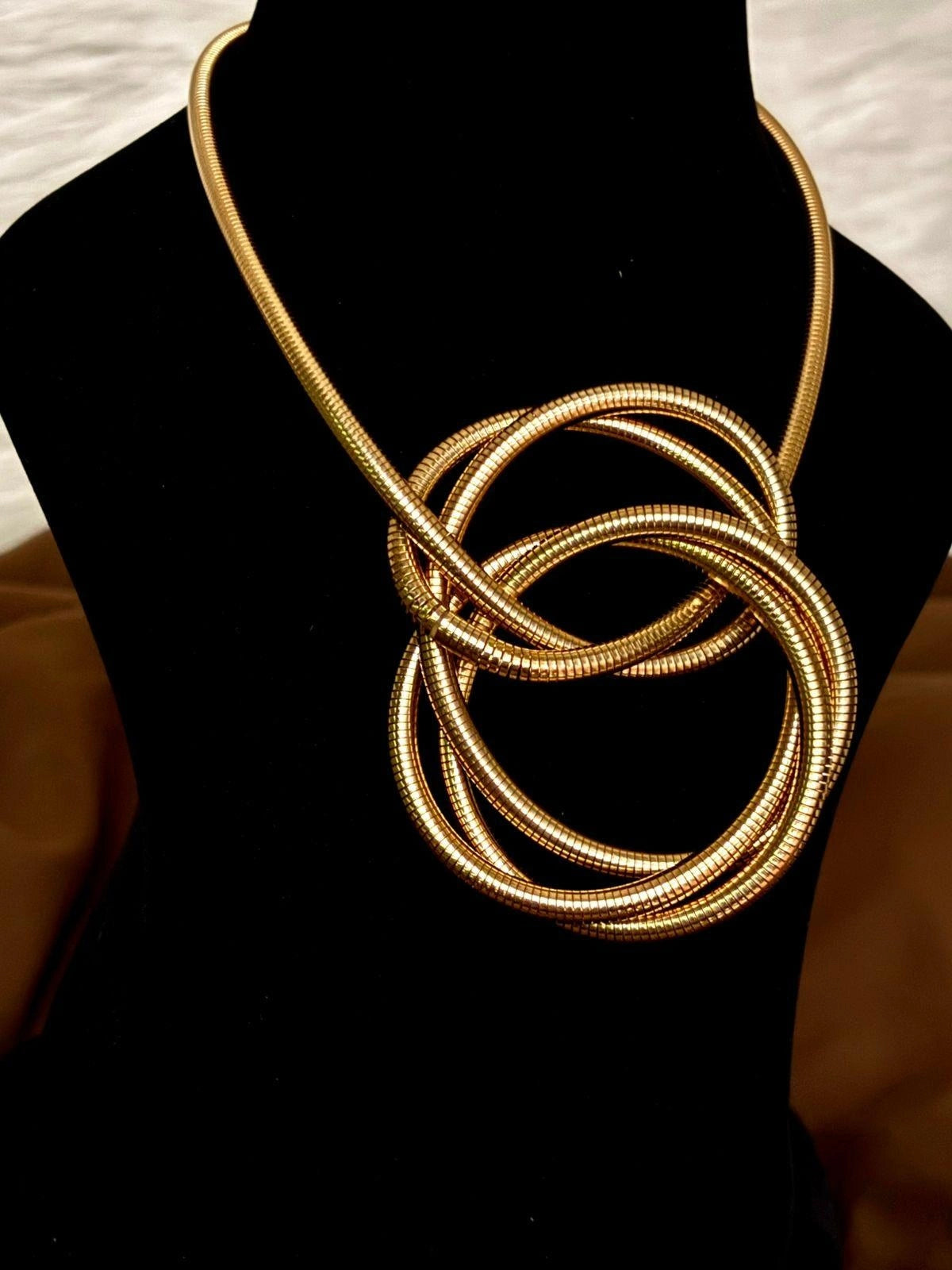 ELEGANT METALLIC COILED BRACELET & CHAIN