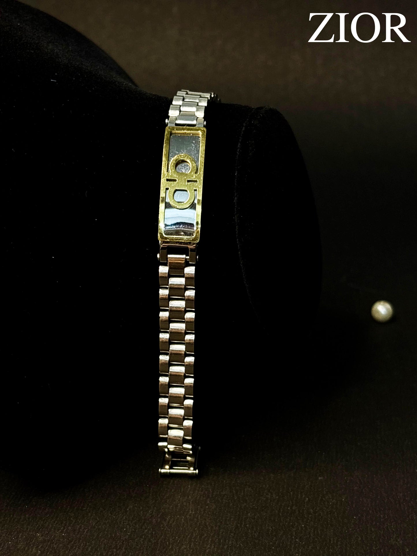 ZIOR Men's Stainless Steel Bracelet with Dual-Tone Link & Signature Clasp Anti-Tarnish Finish