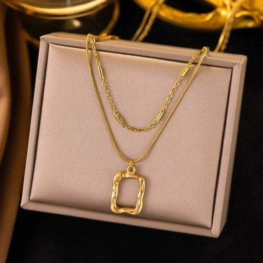 GOLDEN FRAME NECKLACE