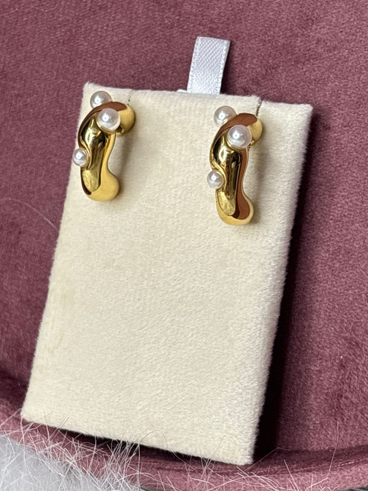 Insta-Viral Pearl Wave Earrings