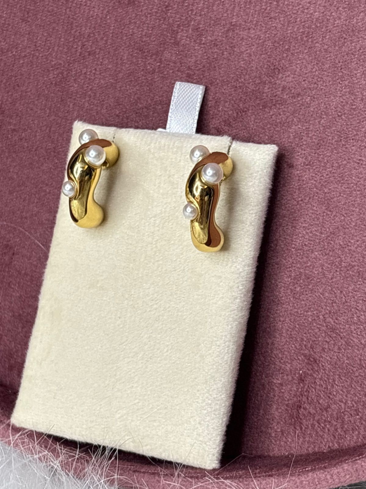 Insta-Viral Pearl Wave Earrings