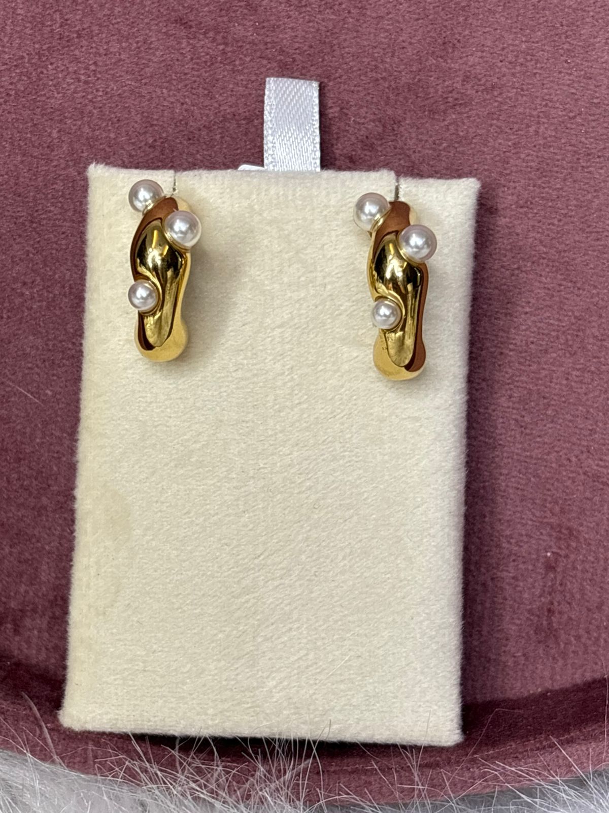 Insta-Viral Pearl Wave Earrings