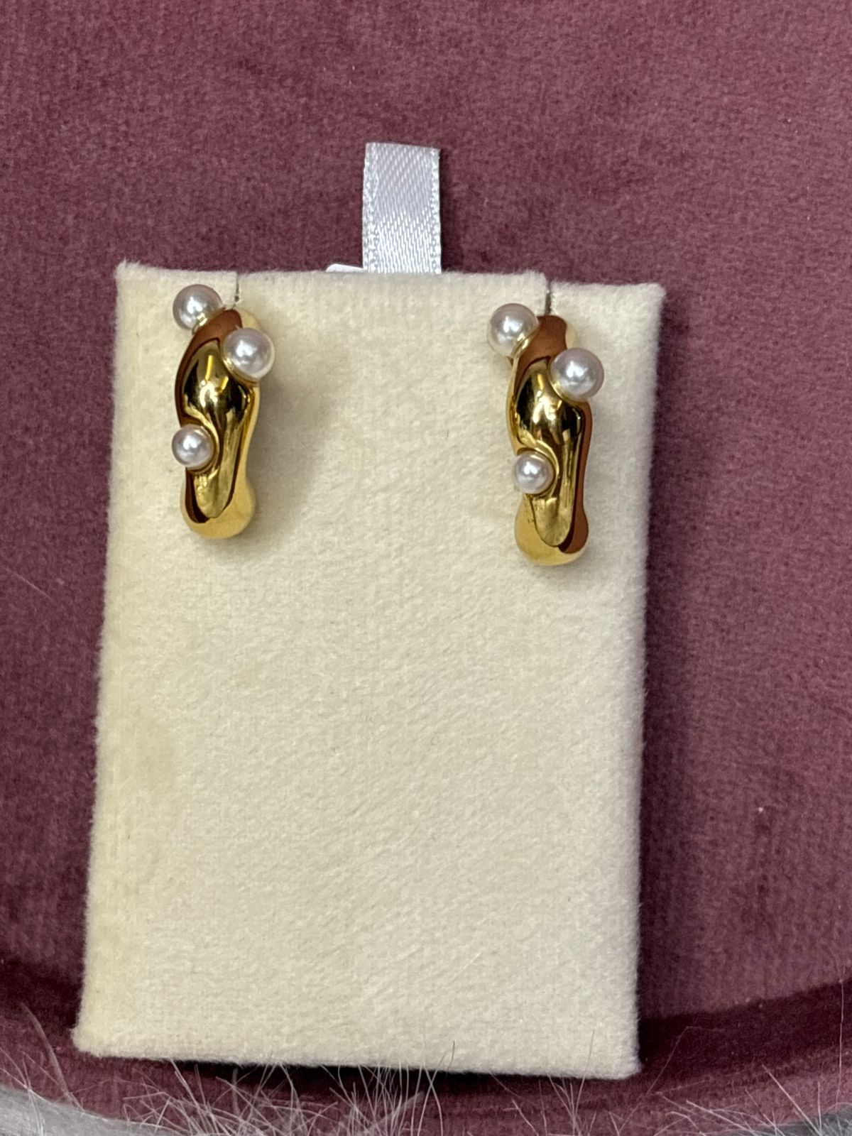 Insta-Viral Pearl Wave Earrings