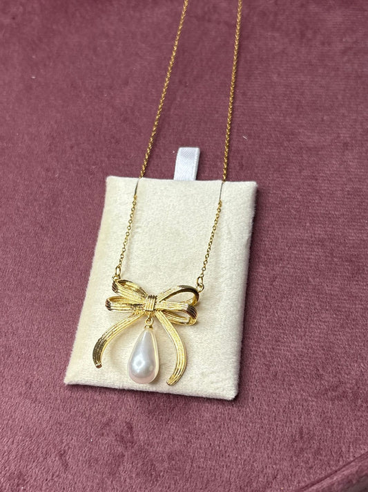 Big Size Bow with a drop of Pearl Necklace Chain