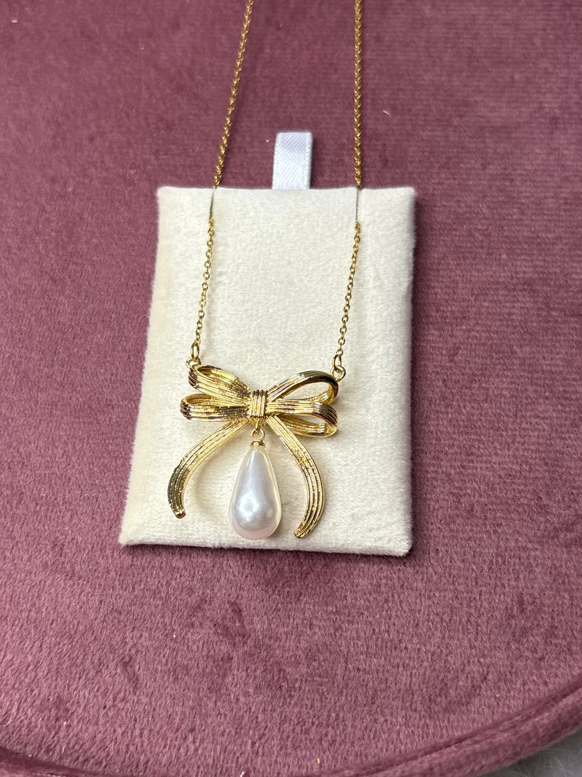 Big Size Bow with a drop of Pearl Necklace Chain