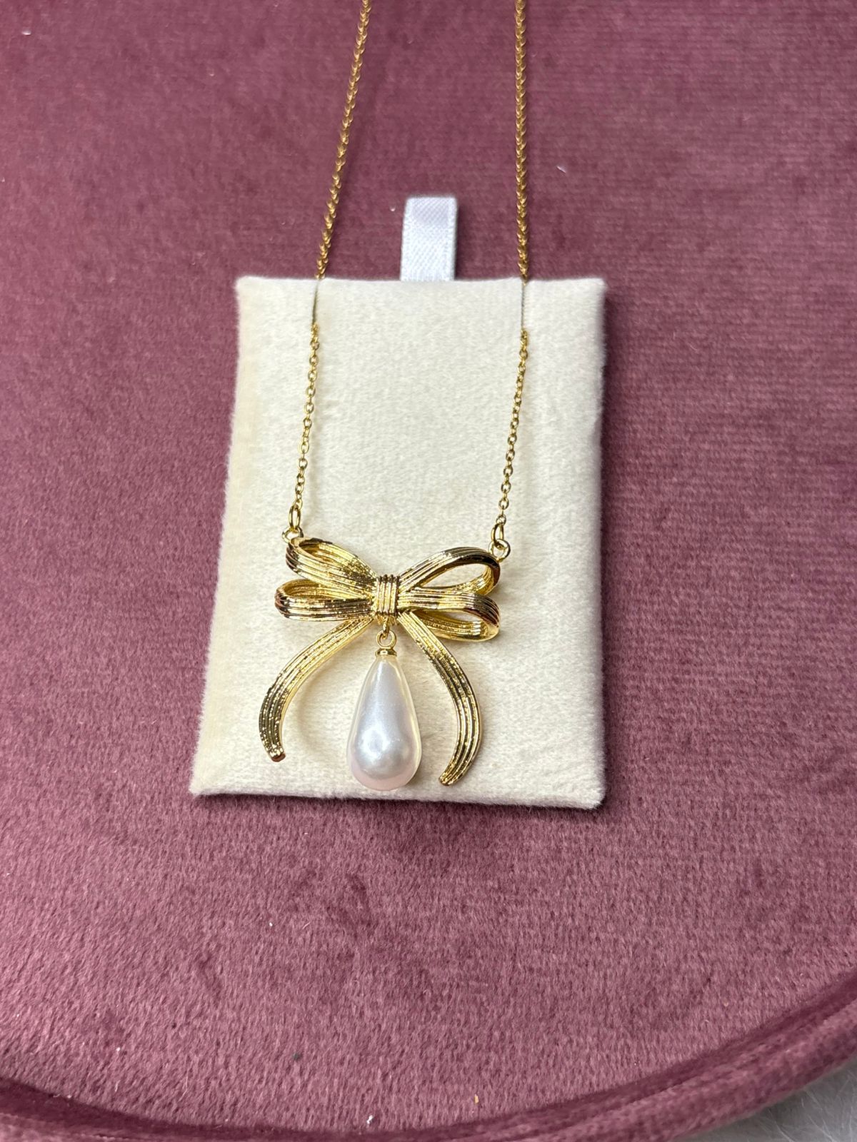 Big Size Bow with a drop of Pearl Necklace Chain
