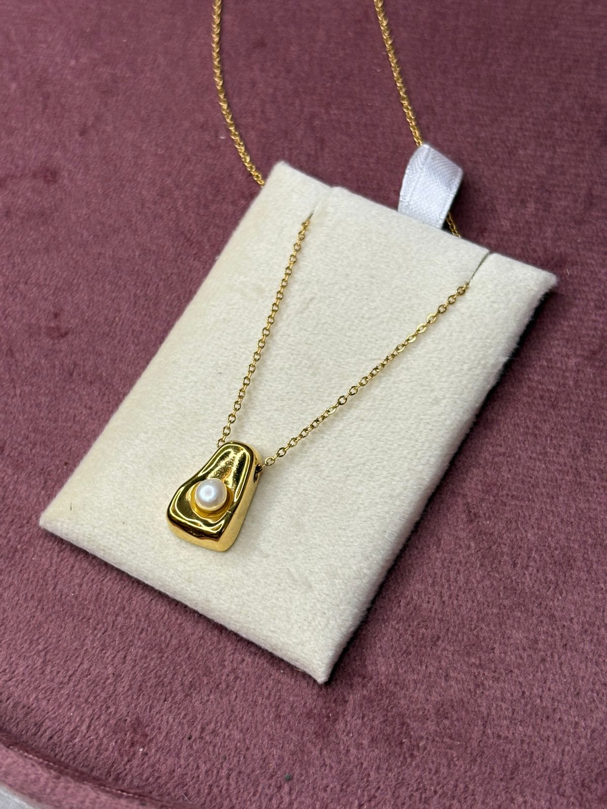 Avocado pearl Necklace Chain