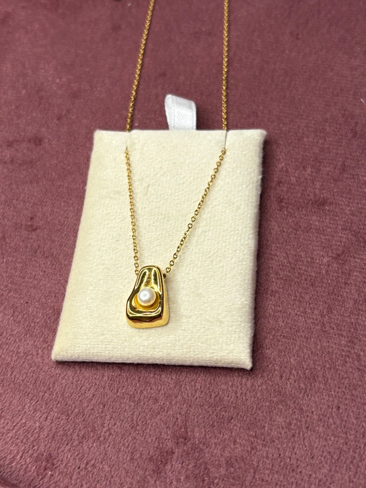 Avocado pearl Necklace Chain