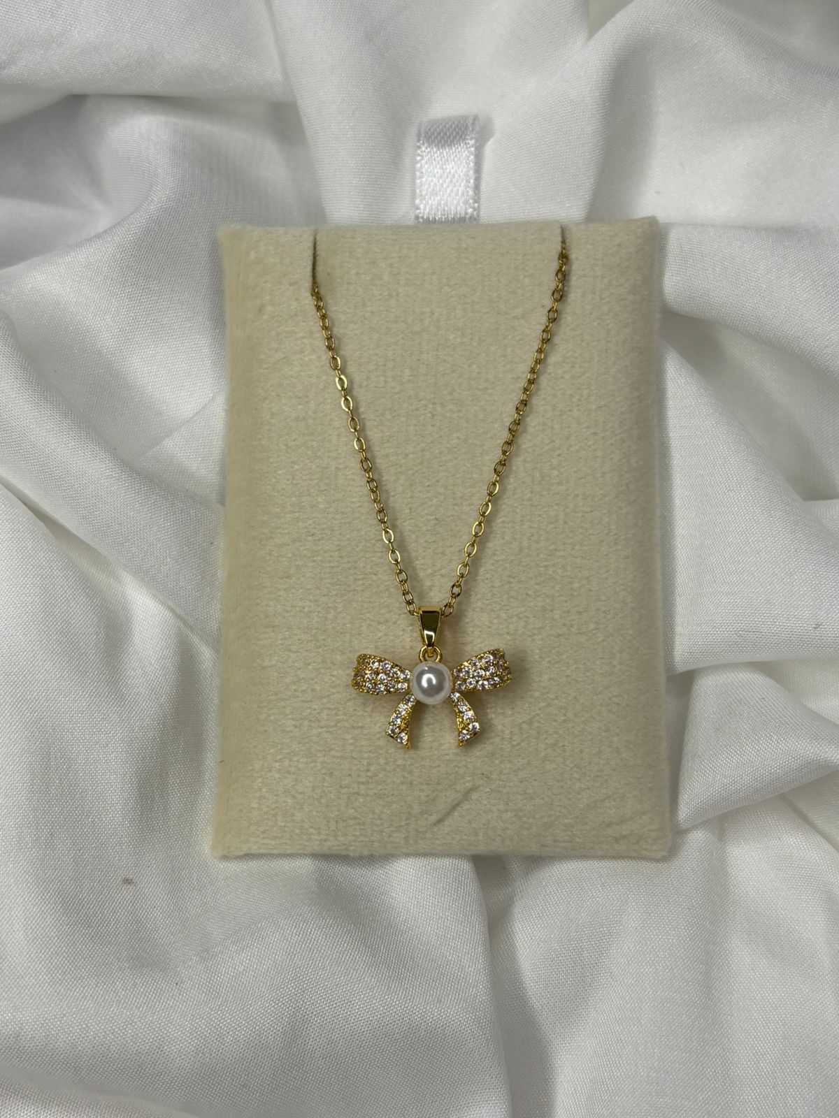 Classy Pearl-Bow Necklace Chain for Girls
