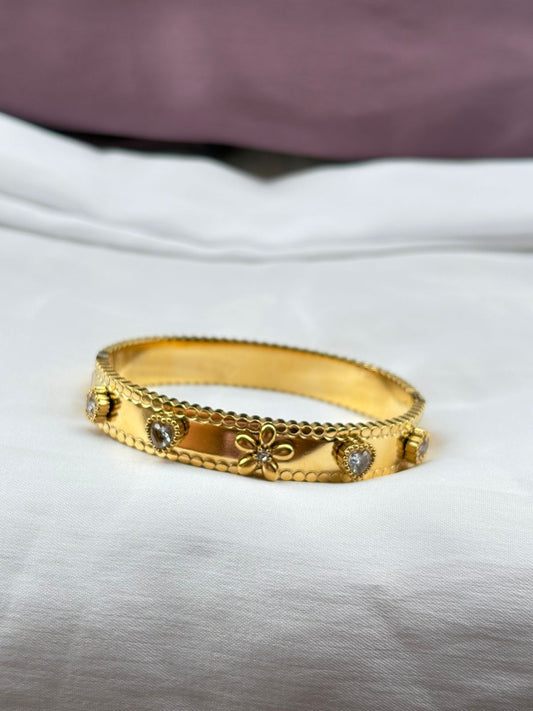 Luxury Gold Floral Motif Bracelet