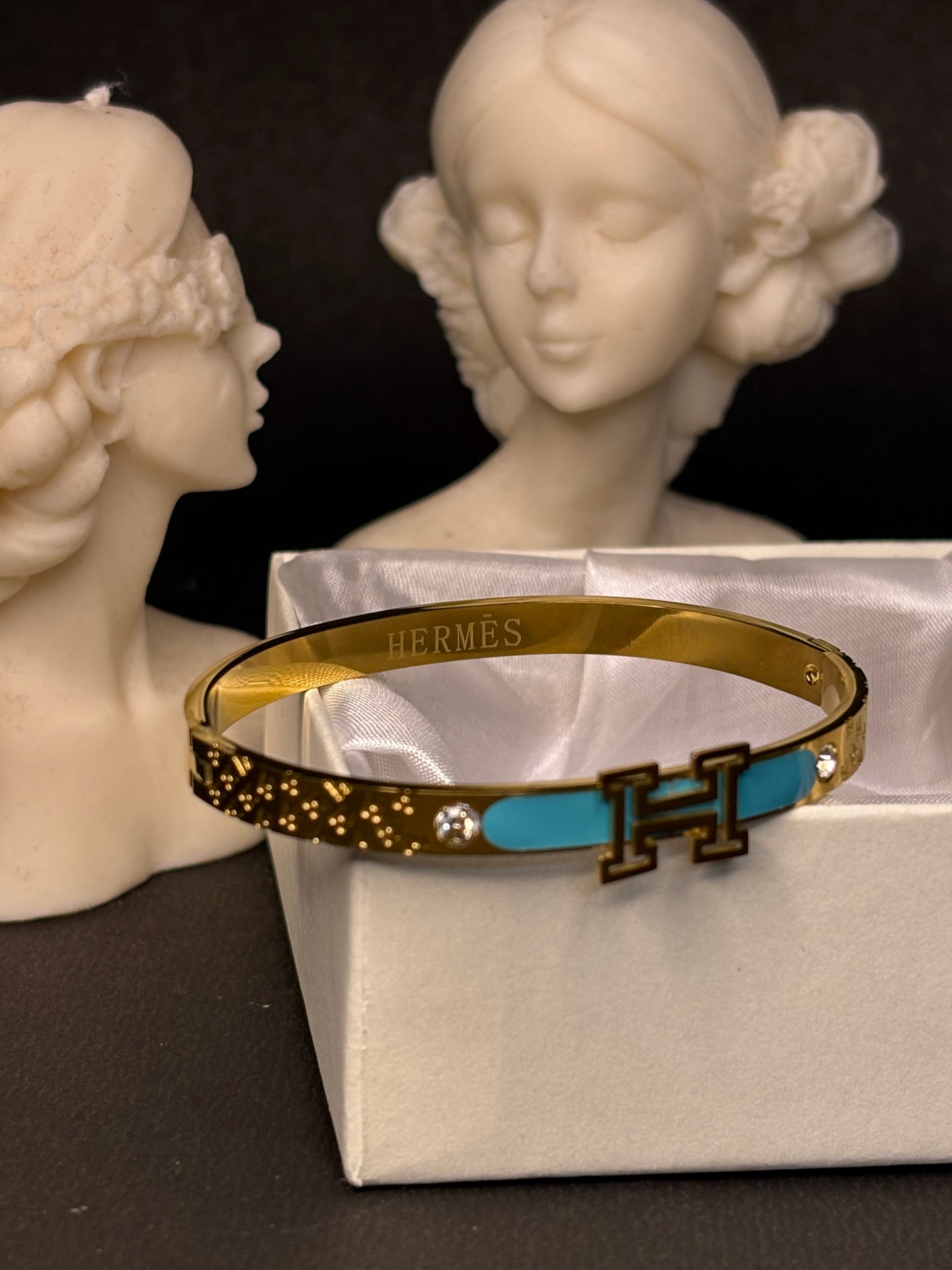 ZIOR Women's Hermes Gold-Plated Designer Bangle
