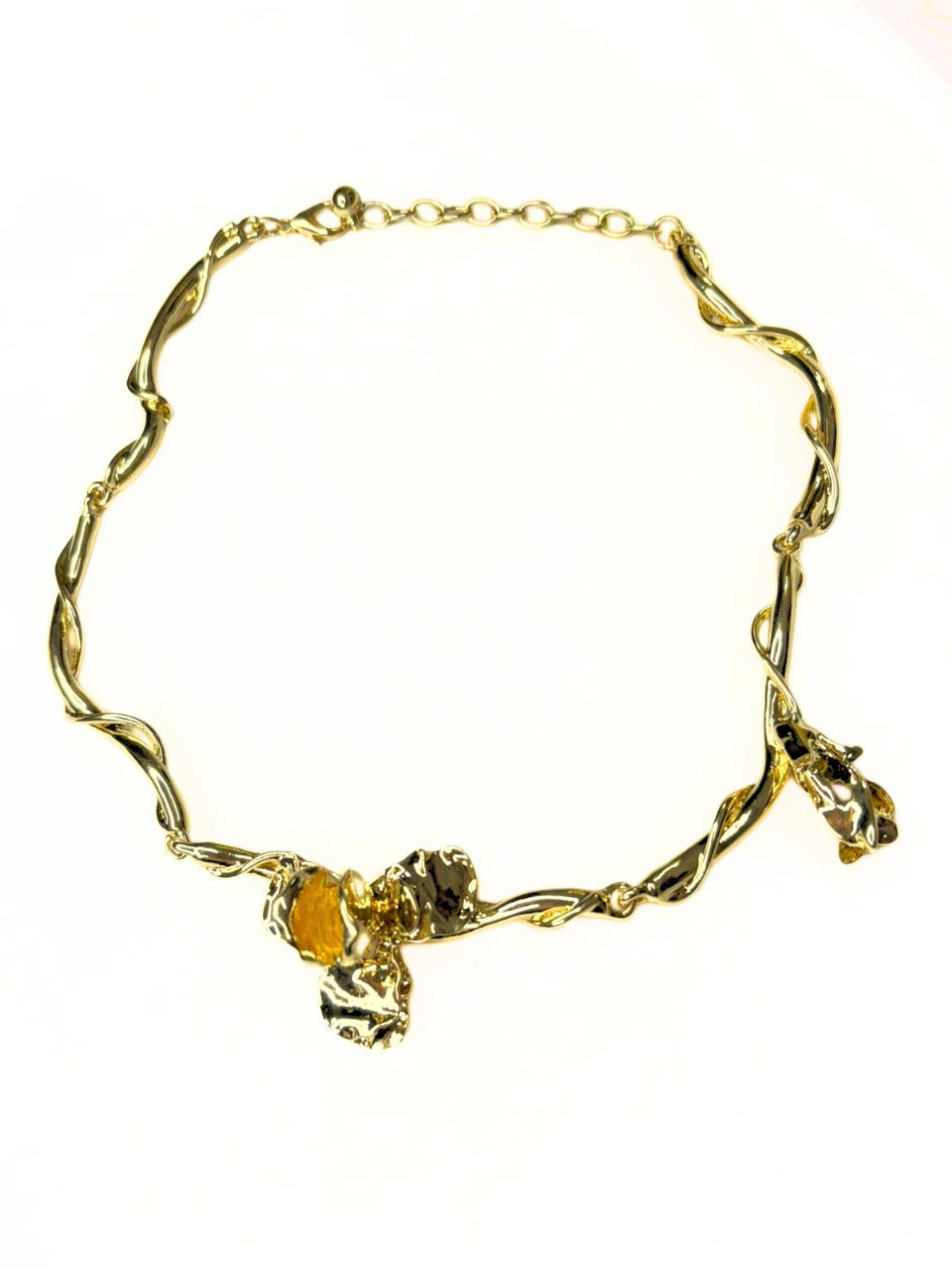 ZIOR- SHOWSTOPPER | STATEMENT ROSE WRAPPED NECKLACE