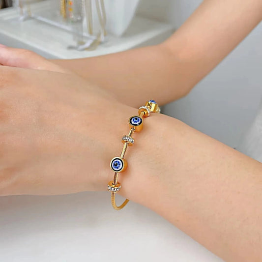 LUCKY EYE WIRE BRACELET