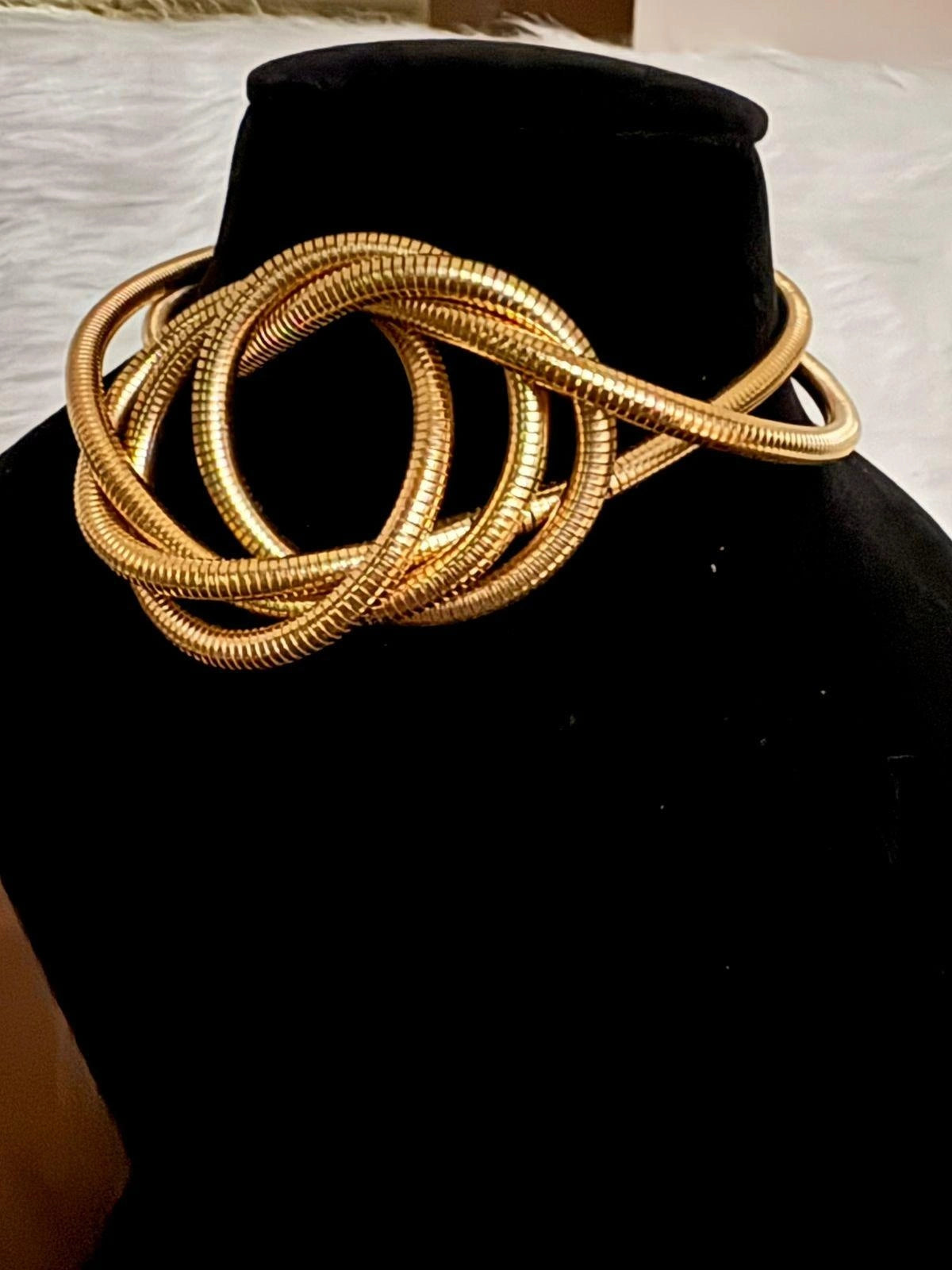 ELEGANT METALLIC COILED BRACELET & CHAIN